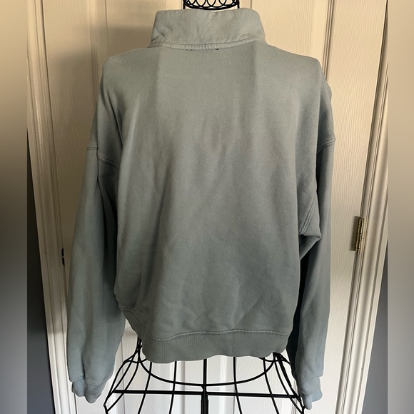 Dynamite Pull-over - Picture 2 of 3